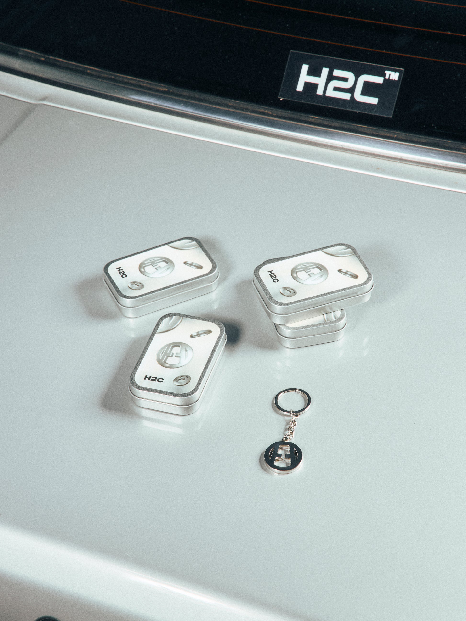 H CIRCLE LOGO KEYRING